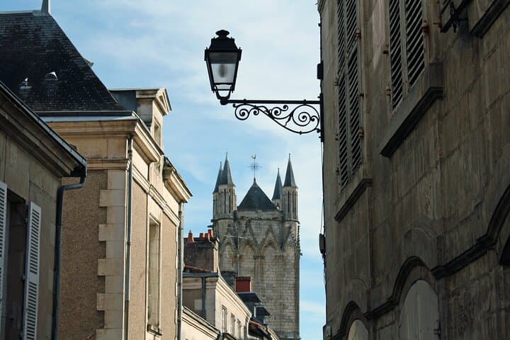 Eleanor of Aquitaine Walking Tour in Poitiers