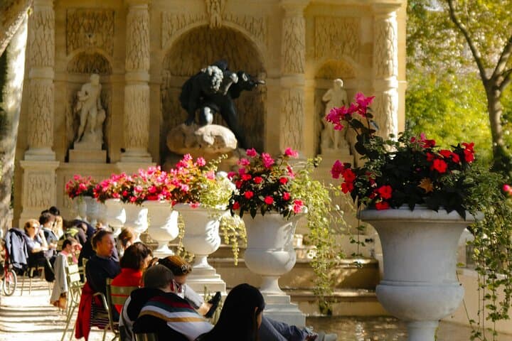 Tour of Panthéon and Luxembourg Gardens in Paris (Private)