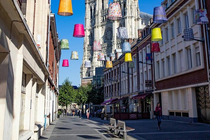 Amiens Cathedral and Hortillonnages Private Day Tour from Paris