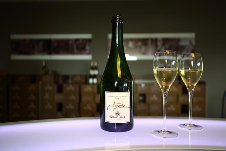 Visit and Tasting DE Crémants DE Bourgogne 1h45