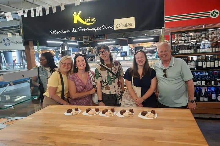 Bordeaux Old Town & Market Private Food Tasting Tour