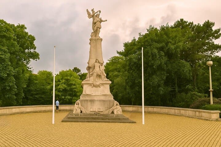 Calais City Self Guided Walking Tour with an App