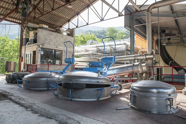 Distillery of essential oil in the Vercors
