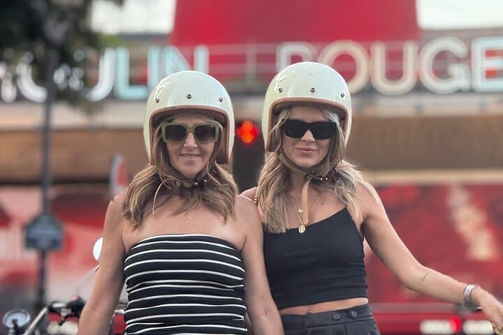 Sidecar Motorcycle tour in Paris with Driver