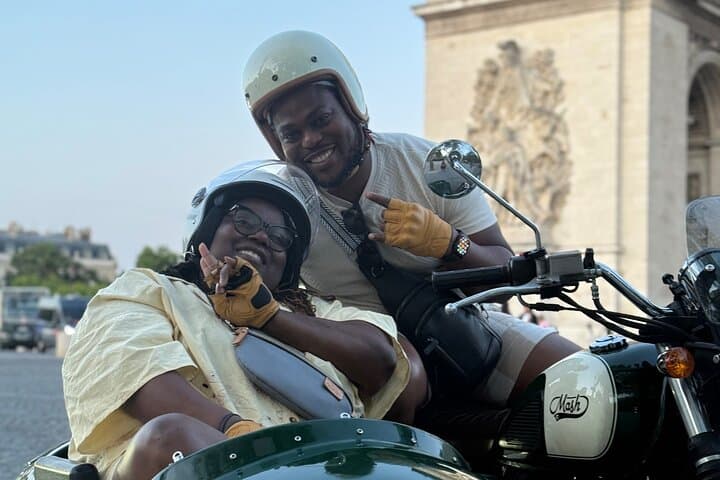 Sidecar Motorcycle tour in Paris with Driver