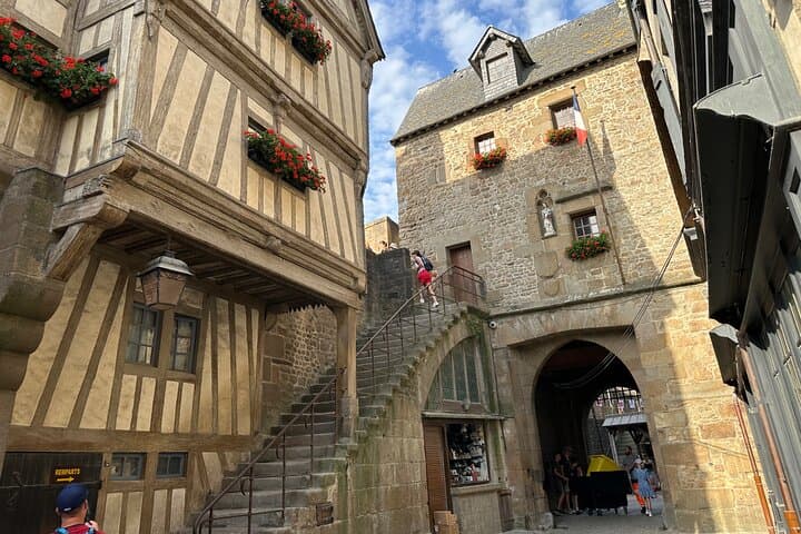 Private Mont-Saint-Michel with Guide & Calvados