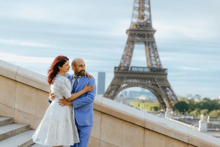 Couple's photoshoot by our local photographer in Paris