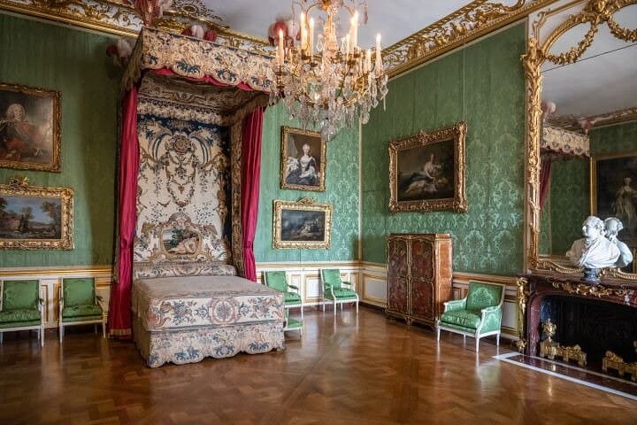 3 Hours Tour Visit Château de Versaille from Paris
