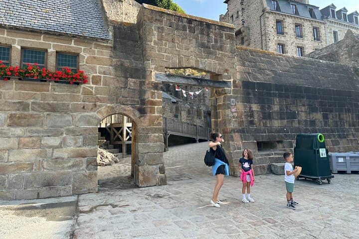 Private Day Trip to Mont-Saint-Michel and Rouen from Paris