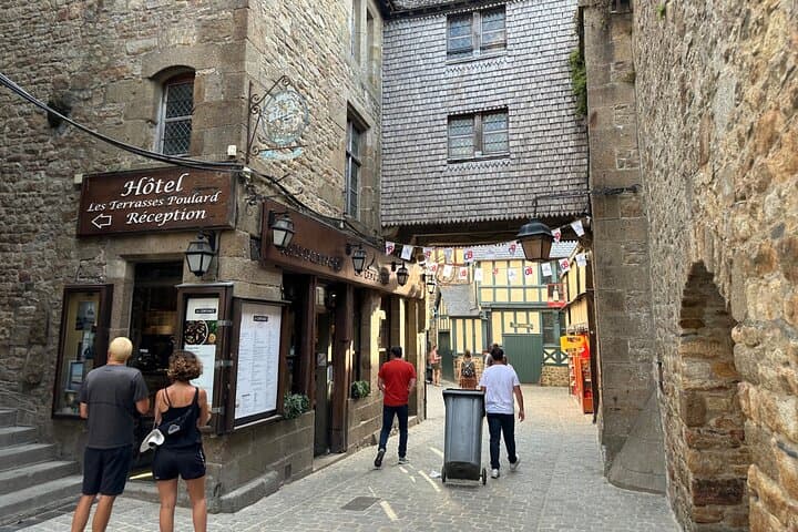 Private Day Trip to Mont-Saint-Michel and Rouen from Paris