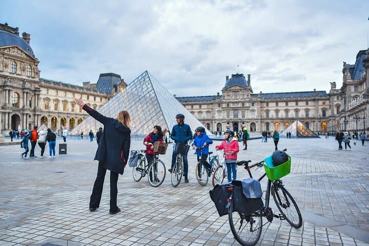 Private Paris Bike Tour - Iconic Sights around the Seine