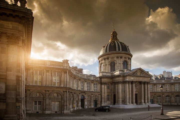 Paris Hidden Gems: Self Guided Secret Spots Tour