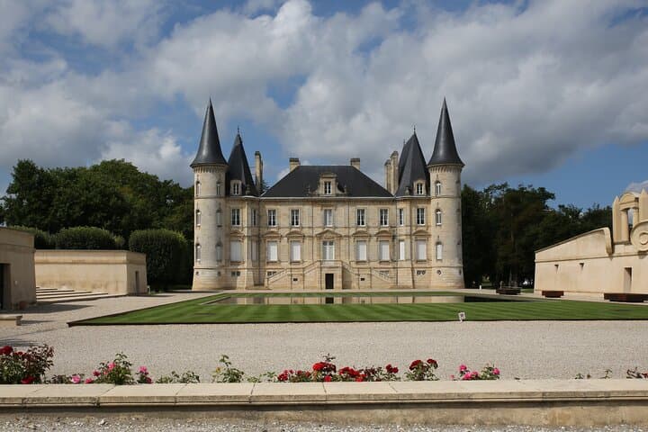 Bordeaux to Médoc Private Ride to Iconic Châteaux