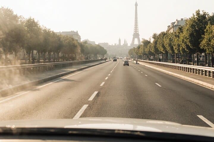 Private Transfer from Charles de Gaulle Airport to Paris