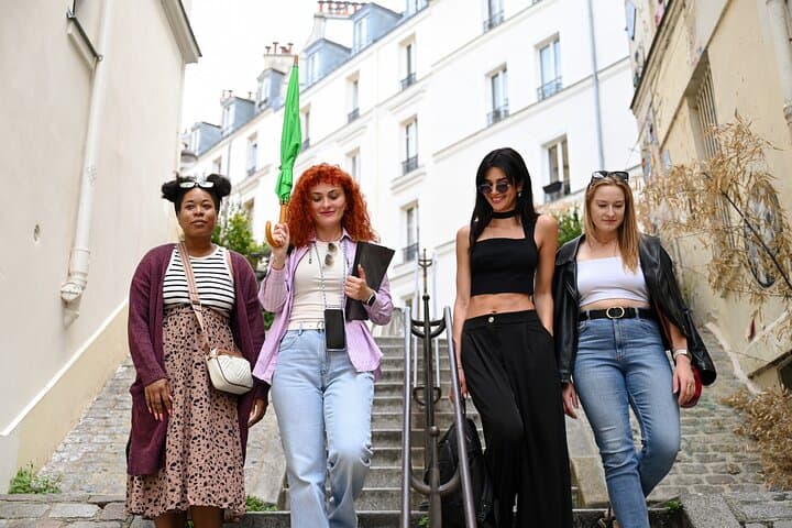 Montmartre Walking Tour with Secret Tales, Views & Croissant