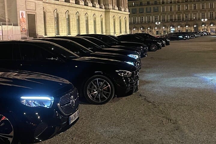 Private Transfer Paris ↔ CDG/ORY Airport - Luxury Sedan or VAN