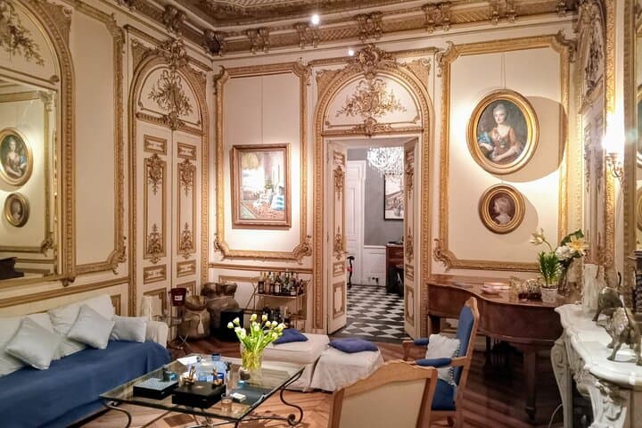 Where you'll be cooking diner, a 400m2 private appartement in the heart of the city.