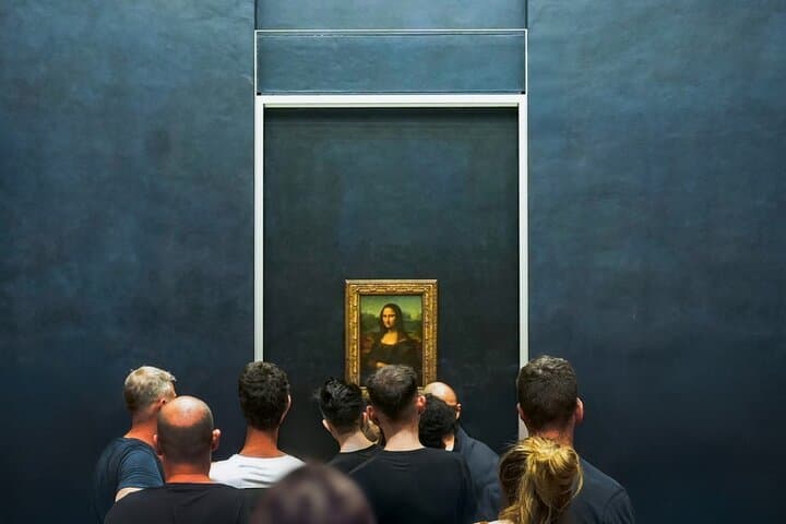 Paris in a Day: Louvre Tour + Guided Montmartre & City Walks