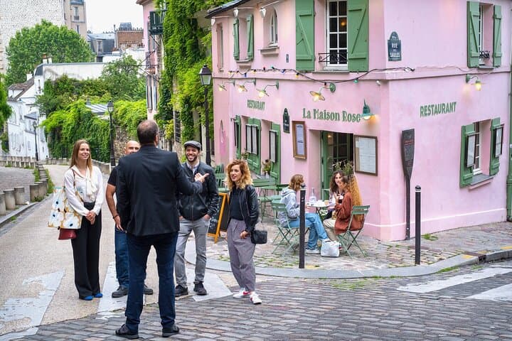 Paris Montmartre Free Walking Tour in English