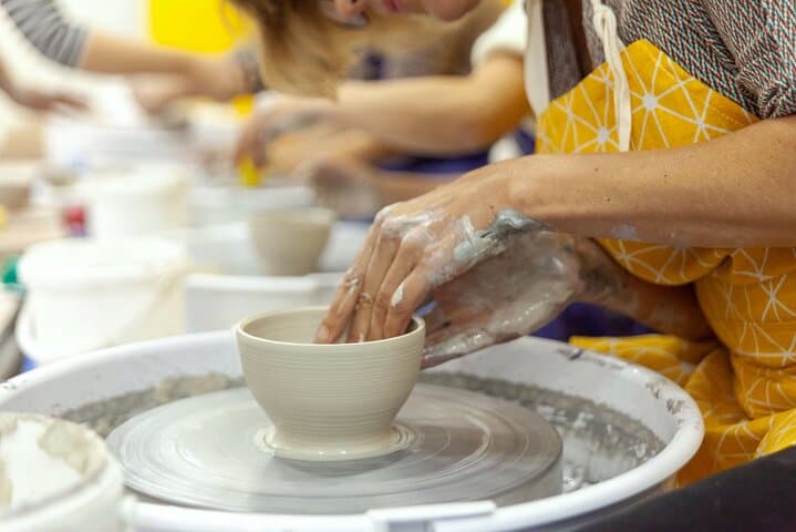 Introduction to Filming EN Ceramic Pottery in Paris