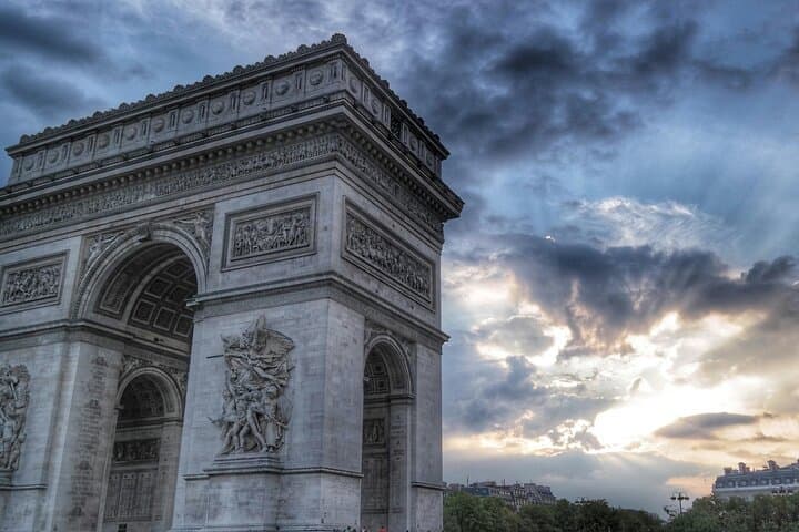 Stress-Free Paris from Le Havre with Seine River Cruise & Lunch
