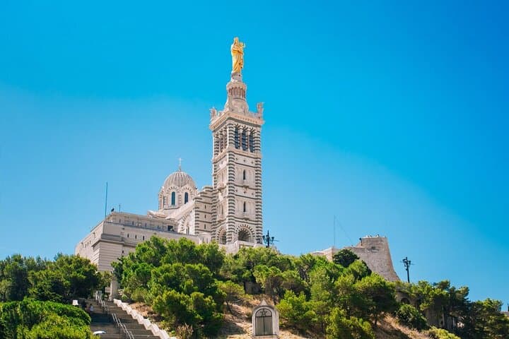 Scenic Drive in Marseille with a Private Driver