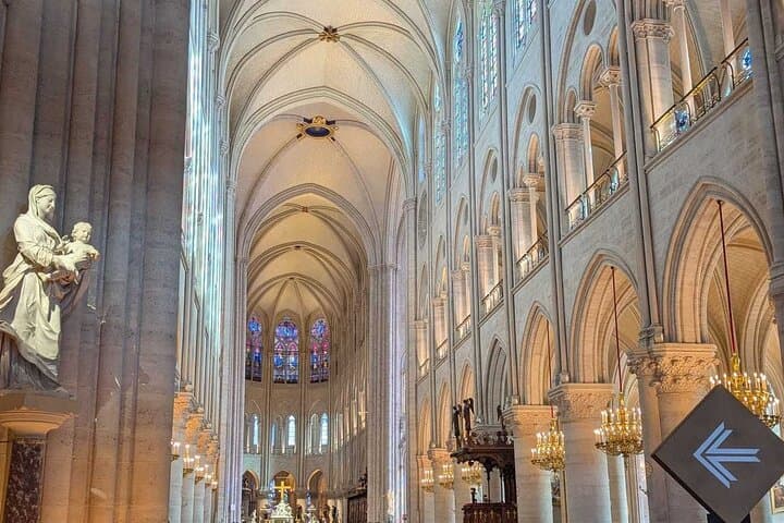 Paris Notre Dame Exterior Guided Tour with Cathedral Access