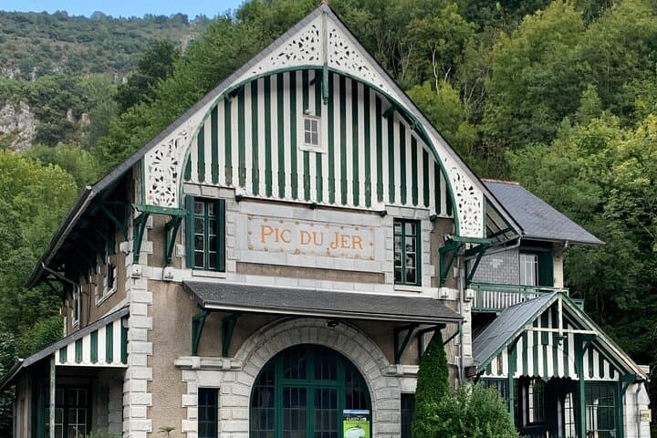 Hello Lourdes: Private 2-Hour Intro City Walk with Local Guide