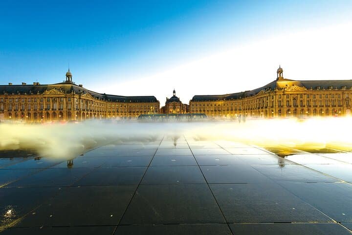 7 Day French and Spanish Flavors Loop Tour from Paris