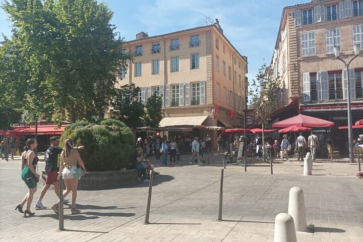 Private guided tour in Aix-en-Provence - Official tour guide !