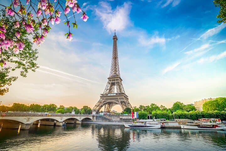 Astounding Audio Tour : Paris France Adventure