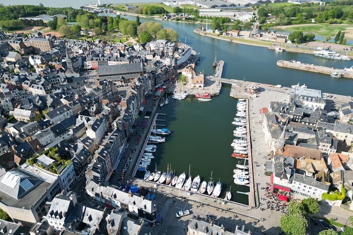 Comfortable Day Trip from Le Havre Explore Honfleur and Deauville