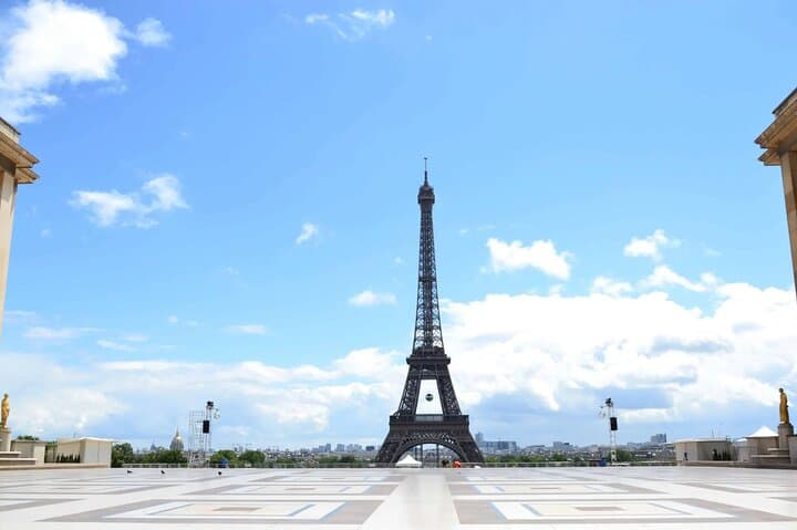 Paris Luxury Minivan City Tour with Audio Guide