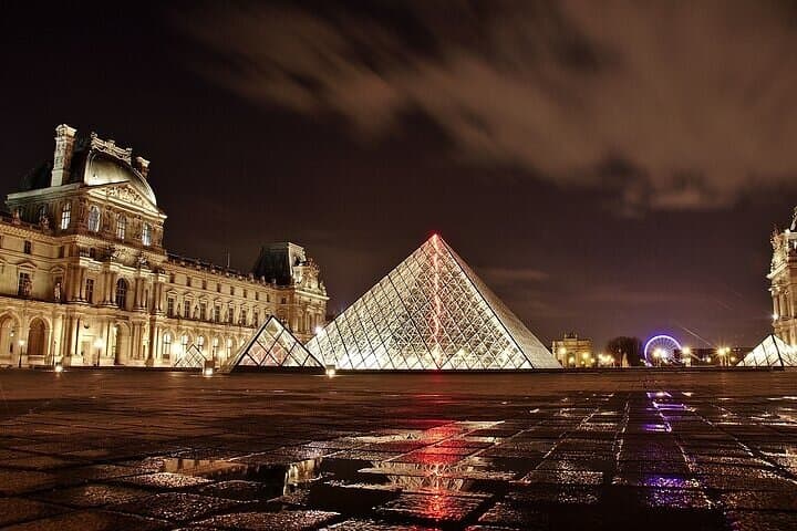Half-Day Private Chauffeur Service Sedan or Van (6 Hours) – Paris