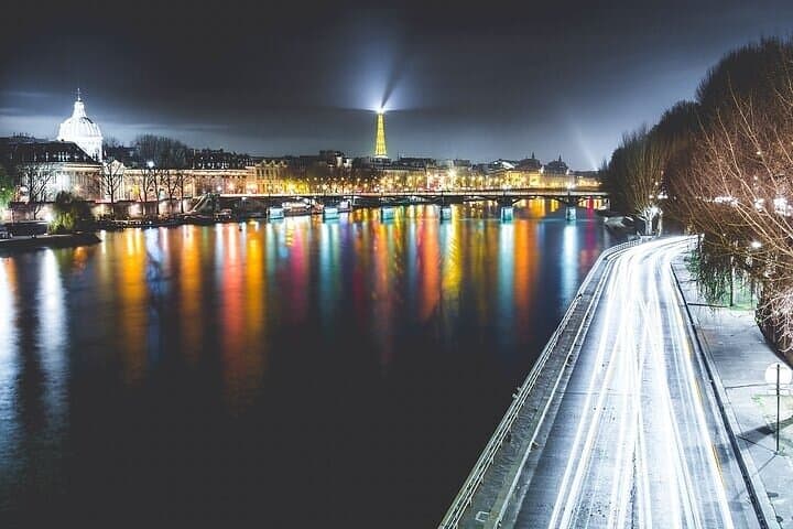 Half-Day Private Chauffeur Service Sedan or Van (6 Hours) – Paris
