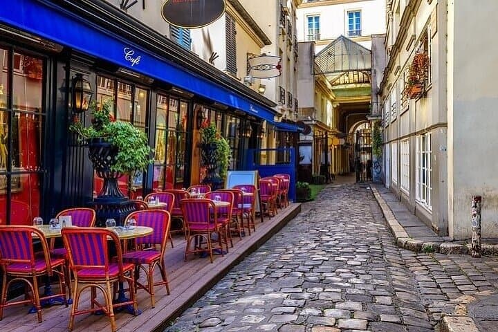 Half-Day Private Chauffeur Service Sedan or Van (6 Hours) – Paris