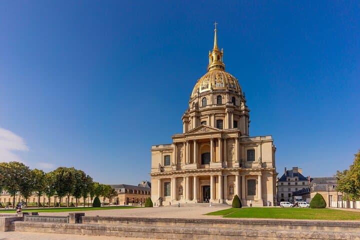 Paris Full Day Private Chauffeur Service Sedan or Van