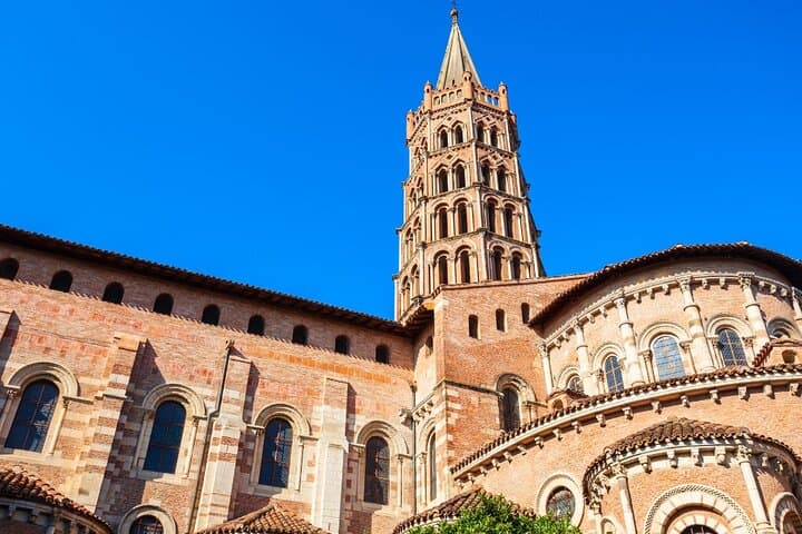 Cultural trail game in the historic center of Toulouse