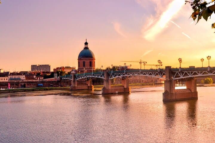 Cultural trail game in the historic center of Toulouse