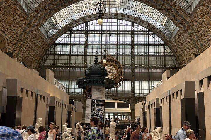 Musée d'Orsay Private Tour With An Artist