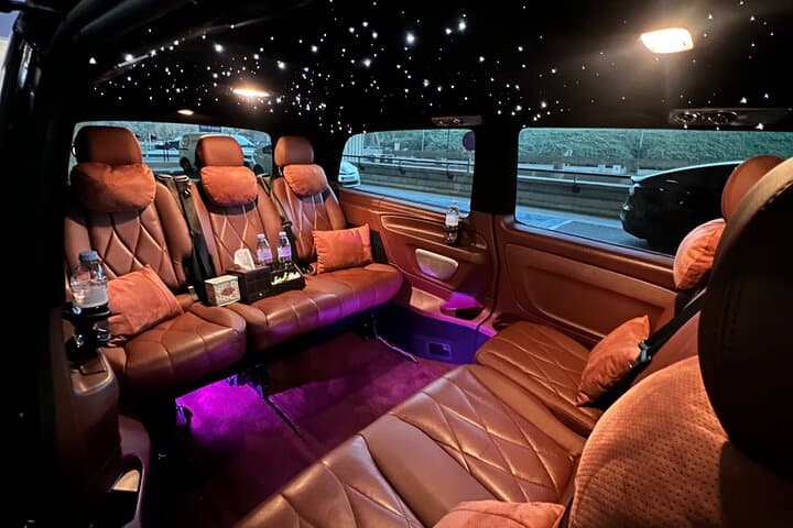 VIP Private Shuttle in Van de Luxe | Paris Airport Transfers