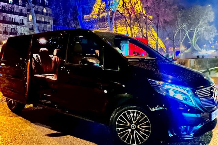 VIP Private Shuttle in Van de Luxe | Paris Airport Transfers