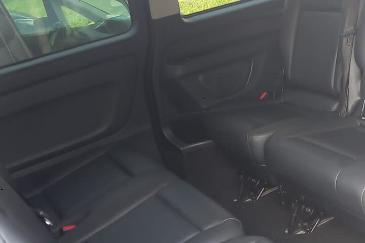Private shuttle Charles DE Gaulle Airport to Paris