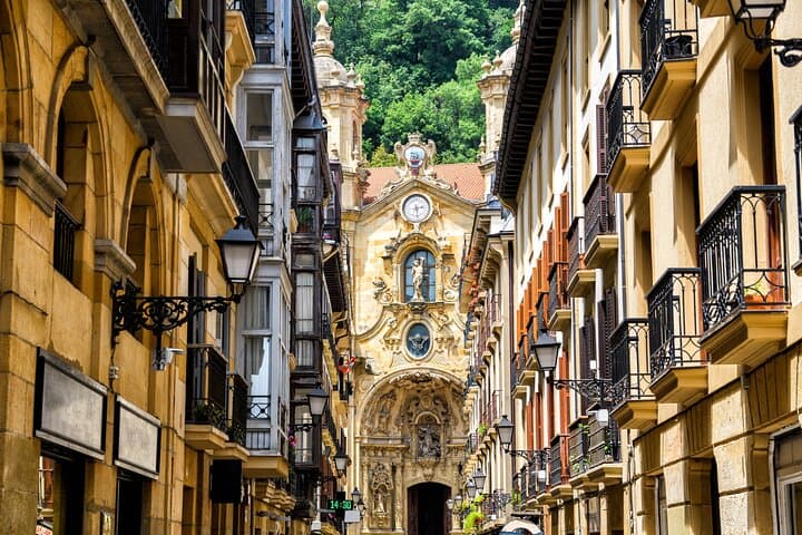 Private Transfer From Bordeaux To San Sebastian, Stop in Hendaye