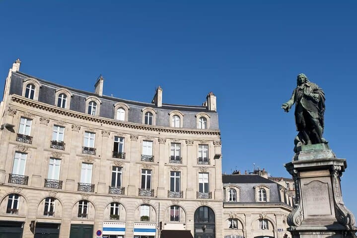 Bordeaux Prestige Tour 18th Century City Tour and Wine Tasting