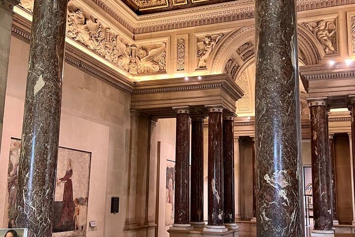 Private Family Louvre Tour for Kids with Interactive Activities
