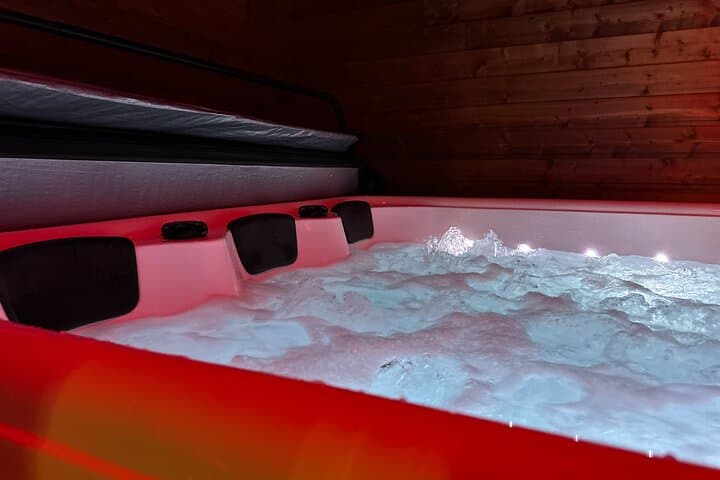 4-person Jacuzzi