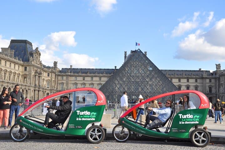 Paris Private Sightseeing Guided Tour by Electric Rickshaw
