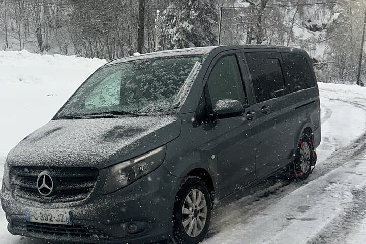 Private transfer DE Lyon airport to Courchevel