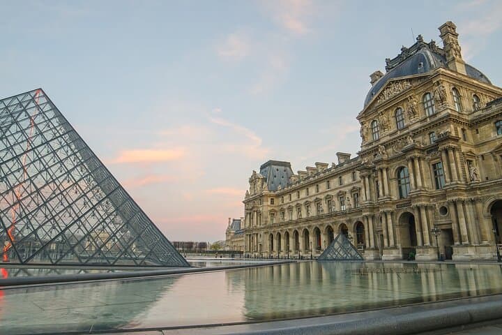 Paris Museum Pass & 24 hrs. Hop On Hop Off Combo ticket